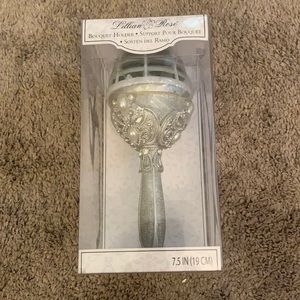 Brand new bouquet holder